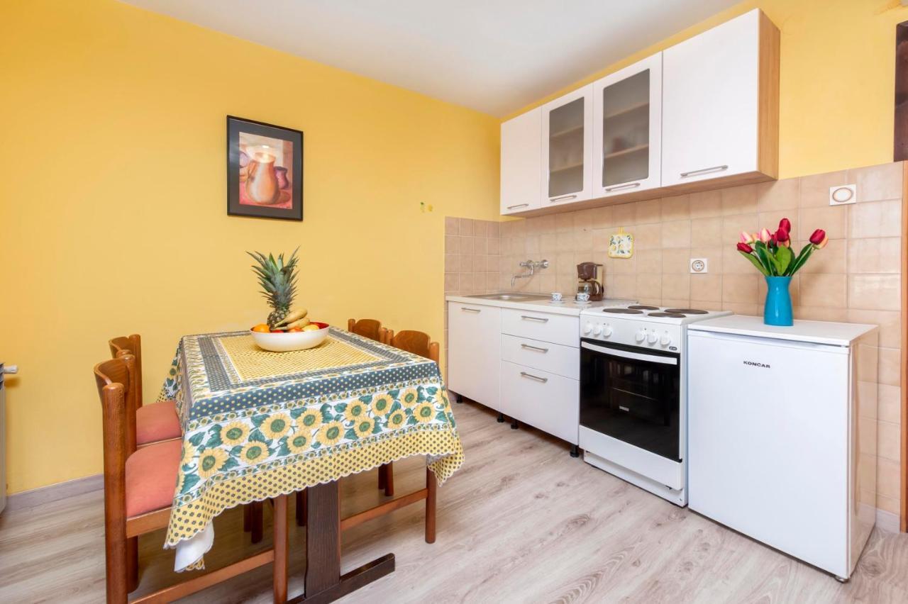 Apartments Adria Ровінь Екстер'єр фото